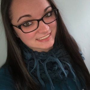 Meet your Posher, Felisha